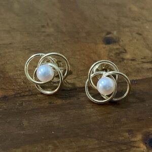 14k yellow gold pearl earrings